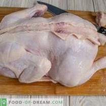 Nadziewany kurczak bez kości w piekarniku
