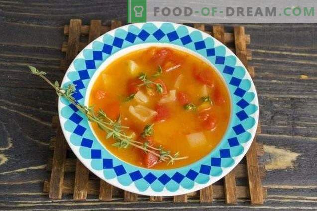 Sopa de tomate com pimentão e tomilho