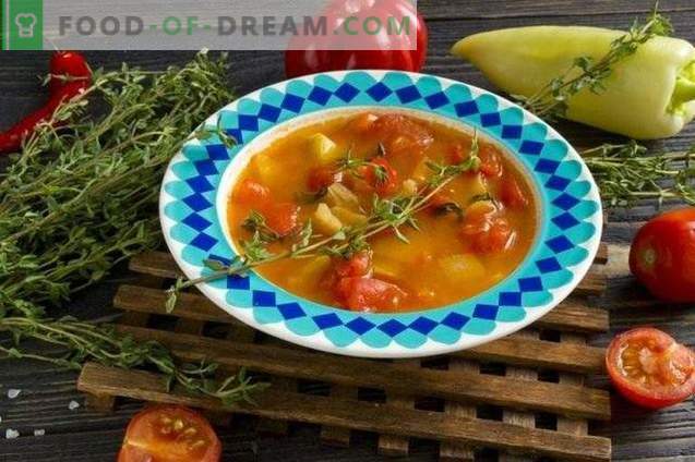 Sopa de tomate com pimentão e tomilho