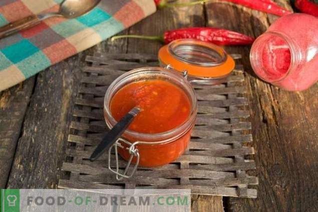 Ketchup de tomate em casa para o inverno