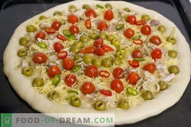 Pizza com frango e tomate cereja