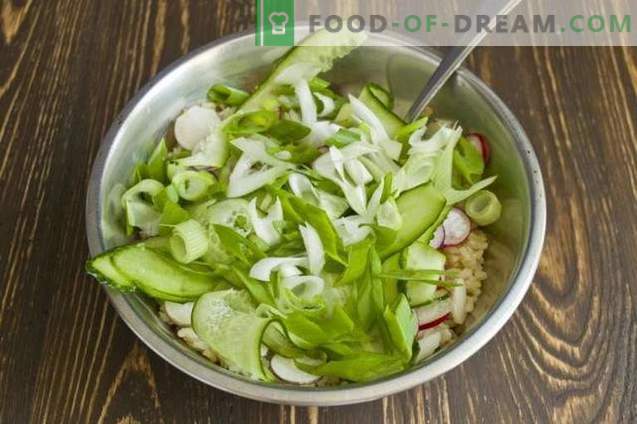 Salada quaresmal com arroz integral e legumes