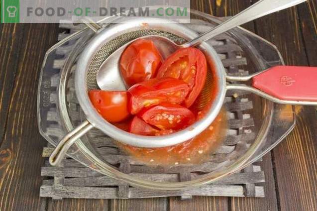 Lyutenitsa - pimenta búlgara e molho de tomate