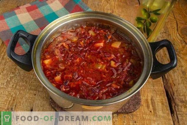 Sopa de repolho vermelho vegetariano saudável