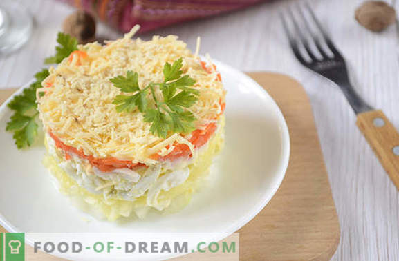 Salada francesa com cenoura: porção, bonita e saborosa. Foto-receita do autor de salada de culinária passo-a-passo em francês com cenouras, ovos, maçãs e nozes