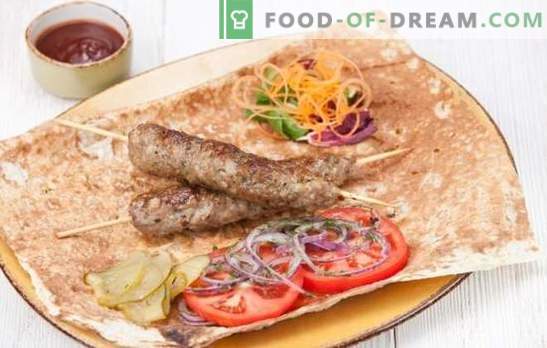 O lula kebab de porco é a melhor alternativa ao kebab. Receitas de carne de porco lula kebab na grelha, no forno e panela