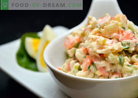 Salada com varas de repolho, milho e siri - as melhores receitas. Cozinhar saladas de varas de repolho, milho e caranguejo.