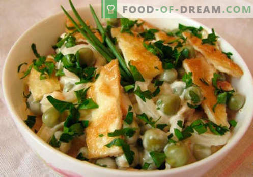 Salada de Omelete - uma seleção das melhores receitas. Como corretamente e saborosa salada cozida com ovos mexidos.