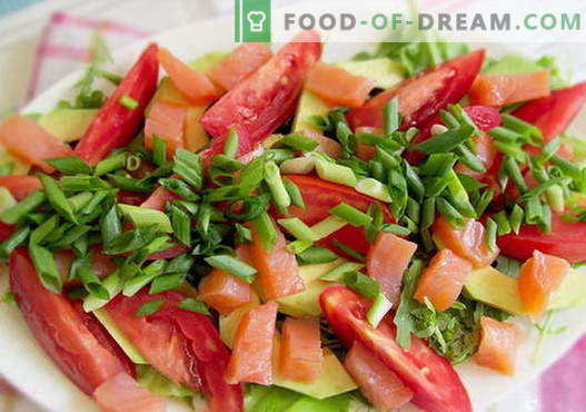 Salada com salmão e tomate - as receitas certas. Rapidamente e saborosa salada com salmão e tomate.