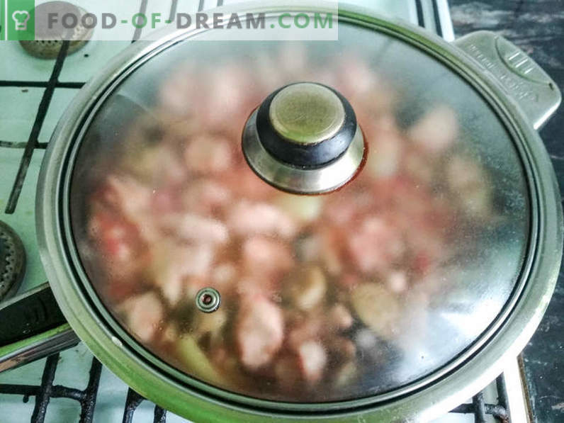 paella espanhola - uma receita para fazer um delicioso prato mediterrâneo em casa