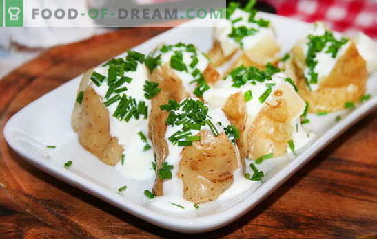 O guisado de batata em creme azedo é um acompanhamento e um prato nutritivo. Receitas de batatas cozidas em creme azedo: em uma frigideira, em um forno e multicooker