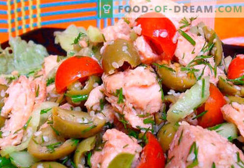 Salada com camarão e salmão - as receitas certas. Salada de cozimento rápida e saborosa com camarão e salmão.