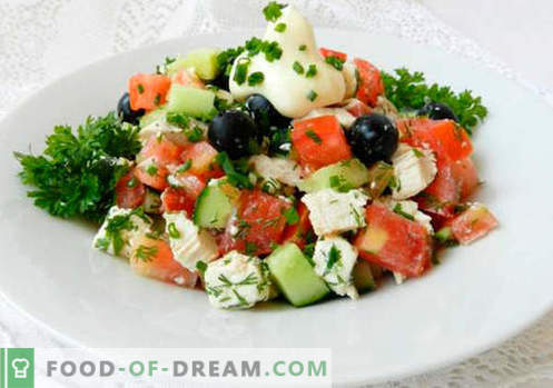 Salada com azeitonas - uma seleção das melhores receitas. Como corretamente e saboroso para cozinhar uma salada com azeitonas.