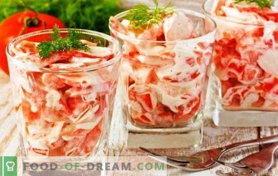 Salada com varas de caranguejo, tomate e queijo - um sabor fabuloso! Receitas de saladas diferentes com varas de caranguejo, tomate e queijo