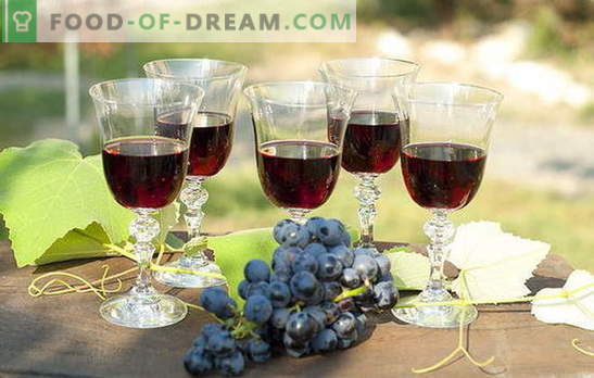 Recheio caseiro de uva - naturalmente! Receitas de licor de uva em casa: com vodka, açúcar ou álcool