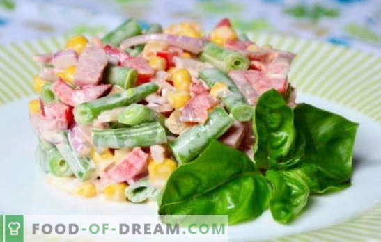 Salată cu șuncă și porumb: simplă sau fulgi? Rețete simple și complexe pentru prepararea salatei cu șuncă și porumb
