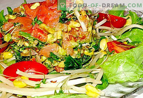 Salada com abacate e salmão - as receitas certas. Rapidamente e saborosa salada com abacate e salmão.
